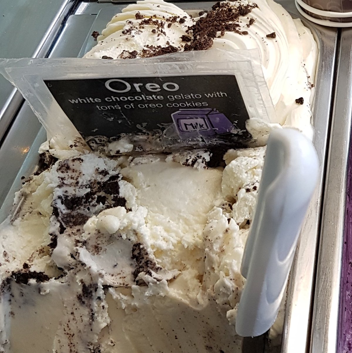 Who are we to judge, it's 'National Eat an Oreo Day' 🍫
#tuesdaytip #topictuesday #tuesdaymotivation #tuesdaythoughts #oreo #oreogelato #eatmoregelato #nationaleatanoreoday 
#tastytuesday #treatyoself #yummy #gelatolove #mustry👍 #shareworthy #share #sharingiscaring