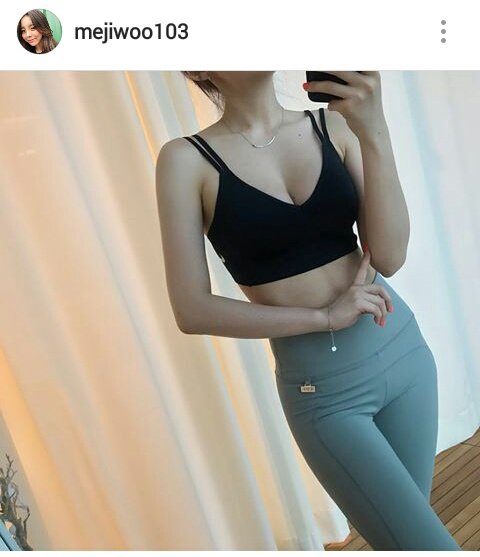 sevenvasion's tweet photo. dawon snapped https://t.co/aPIfgEaRIv