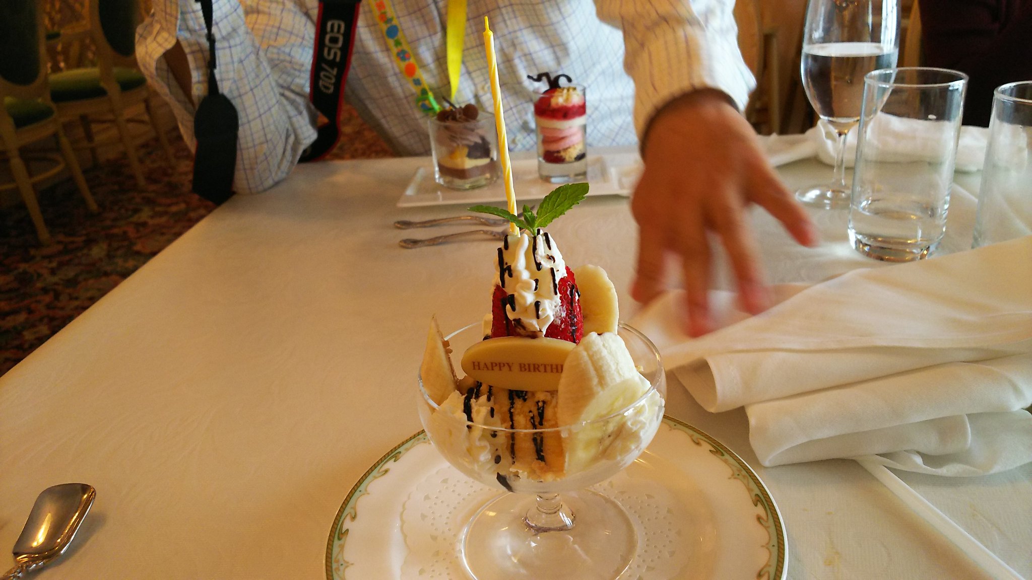 まきぽん 今週誕生日の娘のために ディズニーシー行ってきたよ サービスでデサードにつけてくれたロウソク シールもくれたよ Ssコロンビア号 T Co 315wjleqty Twitter