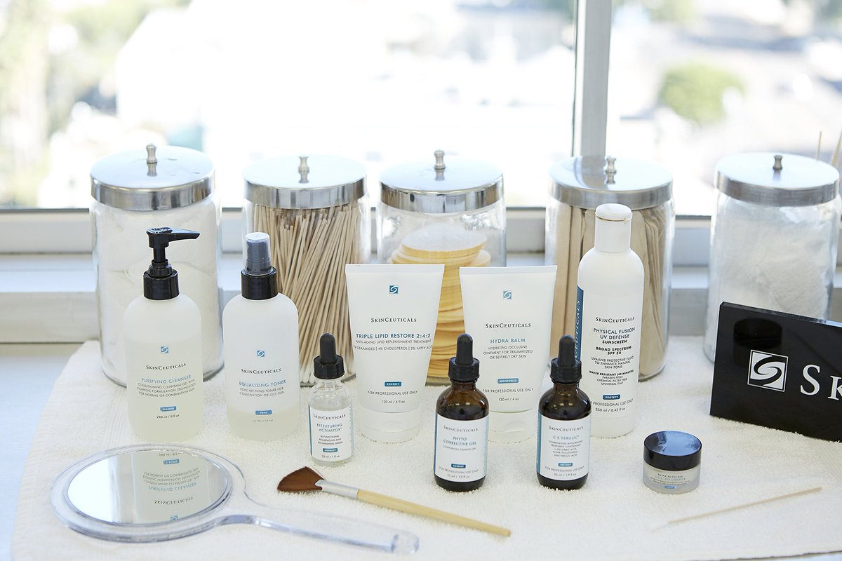 WooCharlotteNC's tweet photo. This Wed, June 20, 10-6, our @SkinCeuticals event! Get a personalized skincare consultation from our #SkinCeuticals expert! PLUS with any 3 #SkinCeutical products you purchase, receive a deluxe sample or special travel size of Hydrating B5 Gel!
APPTS > 704-333-0443 https://t.co/1jSqs0VKI2