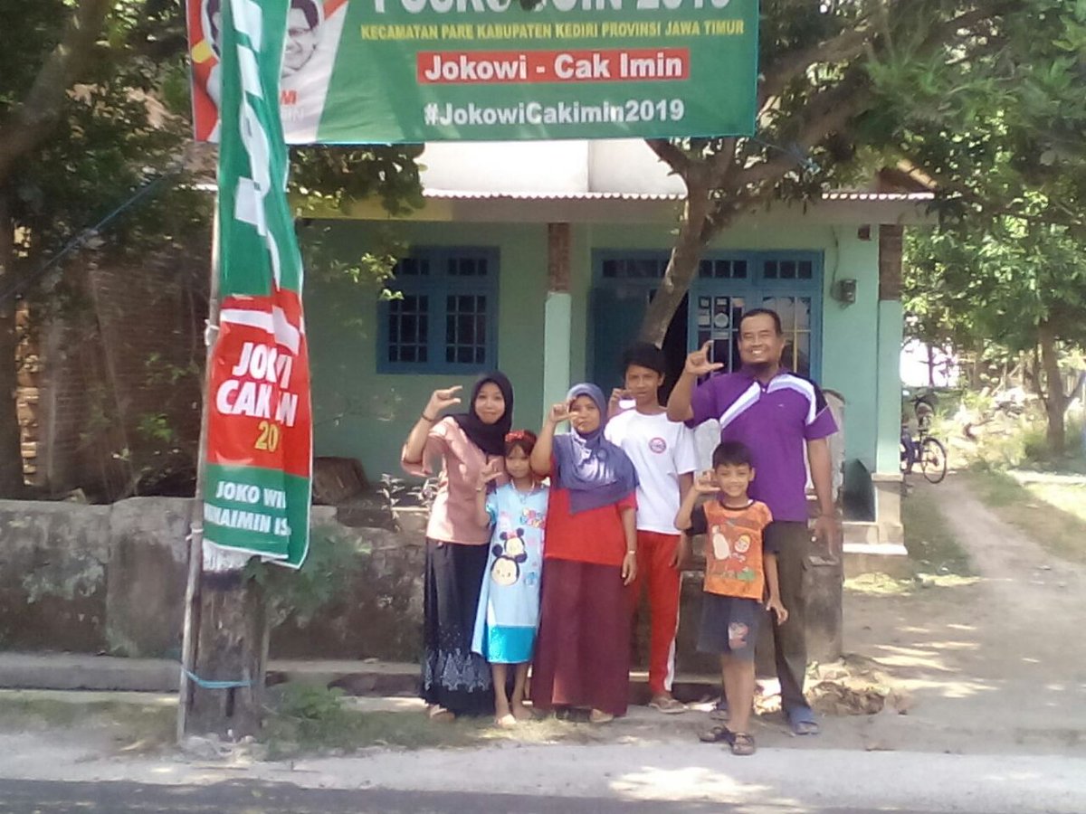 JoinKediri's tweet photo. Dikediri juga JOIN Jokowi-Cak Imin Untuk Indonesia @join_ri @jokowi @santripanglima @Jkw_CakImin https://t.co/7Rx8dPiLbC