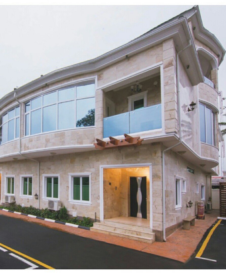 bjsamms's tweet photo. Good morning,
Luxury 4 bedroom terrace still available for sale.
Location:Banana island,Lagos
Title:C of O
Price:#290m
Please call:2348065092338..
Features:roof top terrace jaccuzi,world class gym,fully furnished kitchen,personal garden etc.. https://t.co/5oVkVDS8XO