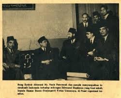 Hasan Al Banna adalah tokoh awal #IkhwanulMuslimin, beliau punya pemikiran yg banyak dipakai sbg platform dasar bbrp organisasi muslim di dunia...

Tdk terkecuali pergerakan muslimin Indonesia....