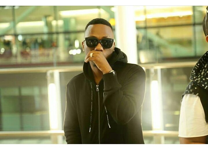 djhiplus92's tweet photo. #KamatiaHii 
@RichMavoko yupo location kuandaa kichupa cha ngoma yake mpya | More stories tukutane kwa #Bongo360 muda huu na @AdamSolinzatz alongside @DjDjhiplus mpaka 10 jioni| Leo kwa mara ya kwanza utamskia  #Oxygen akitambulisha ngoma yake mpya inayoitwa #Tete | Tune in 89.3 https://t.co/Lg7zUDVIkq