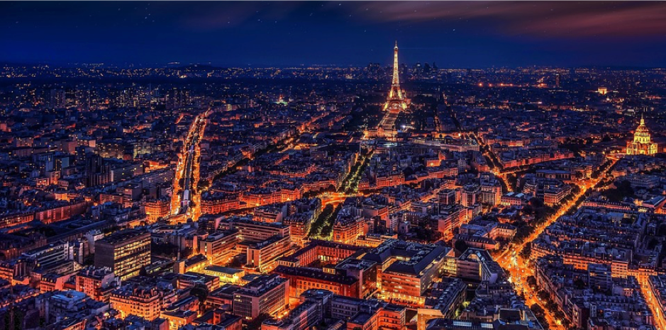 TimeMachineEU's tweet photo. #DYK that #Paris has 830 libraries? 📖 That’s the most libraries of any city in the world; a great start for #DigitalHeritage &amp; a #ParisTimeMachine! 🇫🇷 #DigitalHumanities https://t.co/mSG1agRhcq https://t.co/girSkzEB5W