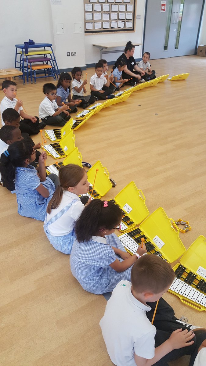 Hazel@Foxfield tweet media