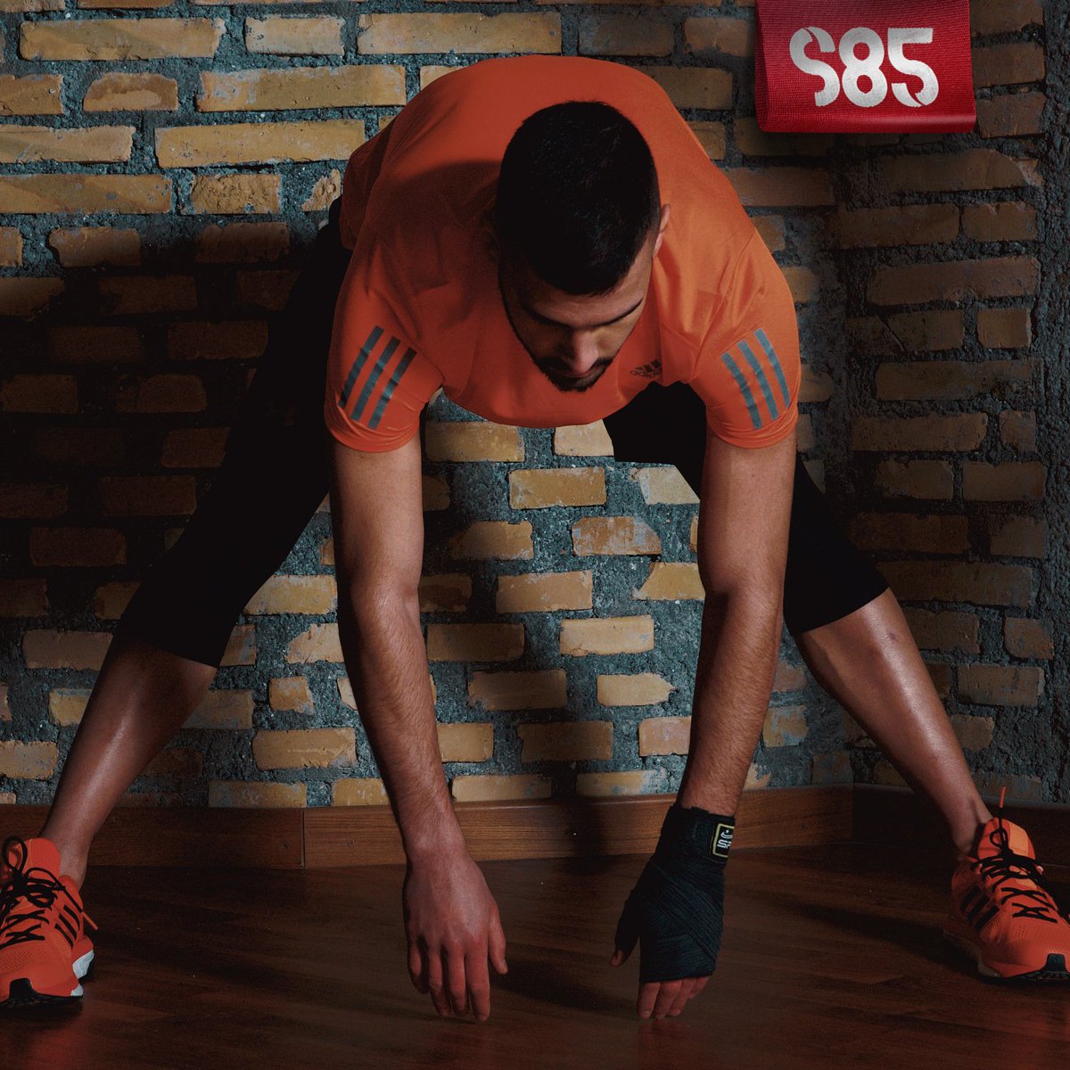 sport85com's tweet photo. Quello che tutti vedono, nello #sport, si costruisce giorno dopo giorno.
Quando nessuno sta guardando.

Offriti il meglio negli S85 Store e su https://t.co/TdtMjL3vib 🔎 #training

#crossfit
#boxe https://t.co/CGifAOPfux