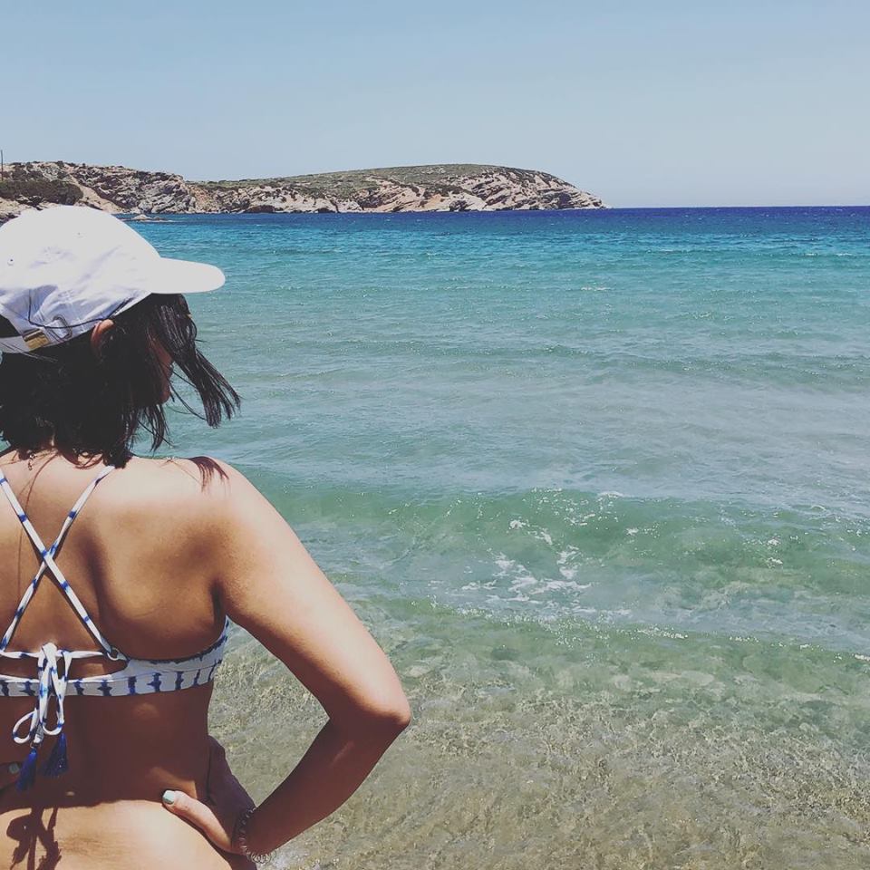 #sunbaking #greece #greekislands #naxosisland #naxosisland🍸🌞🍹 #midofnowhere #vacay2018🌴 #honeybuzzard29 #travelogue #greecetagram #greekbeaches #peace #soundofthesea #summer2018 #water_of_our_world #travelfinds

<a href="/buzzard_honey/">Honey Buzzard</a> 

honeybuzzard.in