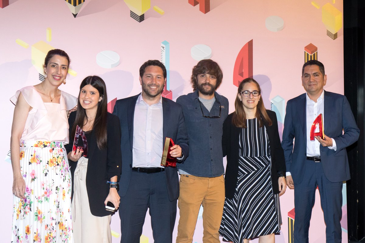 AdelphiTargis's tweet photo. Feeling like in the Oscars. Recogiendo nuestro tercer Aspid 🎖️🎖️🎖️
#PremiosAspid2018 en @TeatroGoya. ¡Gracias a @premiosaspid @PMFarma por la organización!
Os dejamos un resumen del proyecto:
🔗https://t.co/VjKBgNYZhh
#gamificacion #casosclinicos #virutalclinic #eHealth https://t.co/b9o2e6w0t9