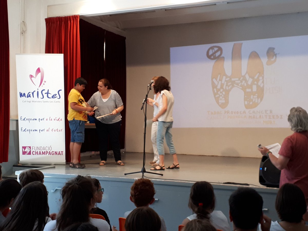 maristesSLC's tweet photo. Entrega de #premis de #dibuix i #lemes de la 19a jornada de la setmana sense #fum! Enhorabona als alumnes premiats de #5èprim! #setmanasensefum @apicsbcn #CAPsants https://t.co/tYAhY8IUfs
