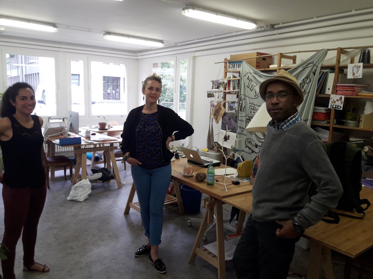 YohannFare's tweet photo. Un excellent moment ce matin avec la visite @KinomeFrance de notre partenaire et ami des forêts Mamy Nirina Razafindrakoto #tangalamamy. Ne ratez pas son expo @59Rivoli #MadagasyArt ! https://t.co/n8sfyMFufl