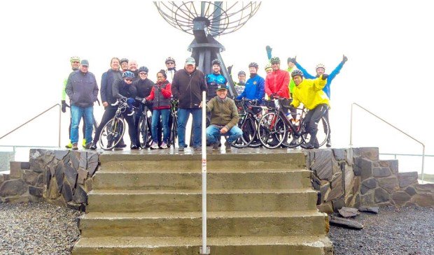 Onthaal voor fietsers vanaf de Noordkaap AMERSFOORT Een groep fietsers is op 4 juni op de Noordkaap gestart met als doel om 3.400 kilometer terug te fietsen naar Amersfoort. Dit doen zij voor de Stichting 'Geef... twib.in/l/B5Moa6KkEXBA