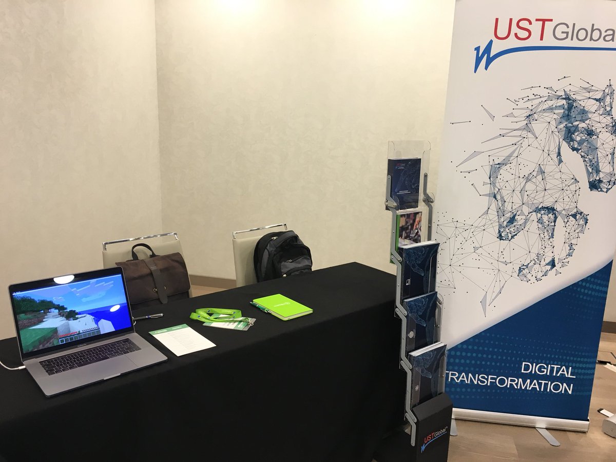 FrkCorti's tweet image. @Minecraft at @Alfresco day Madrid by @AngelBorroy. @rwetherall we are missing you! #geek #alfrescodevelopers