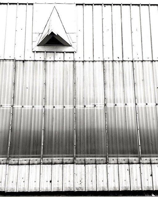 Reposting @michaelsemer:
Tin roof.  #mono #bnw #blackandwhite #blackandwhitephotography #bnw_art #bw #bwart #bestoftheday  #london #england #noir #pictureoftheday #pictoftheday #insta_bnw #bwmasters #instagood #instadaily #instacool #instagrammer #awesomebnw #bnw_greatshots