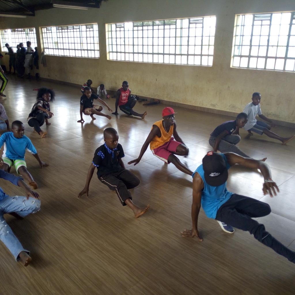ericgitau85's tweet photo. Bboy workshop each n every Saturday from 2pm to 4pm at Kangemi social hall, all are welcome, peace https://t.co/FFjWr8zqAc