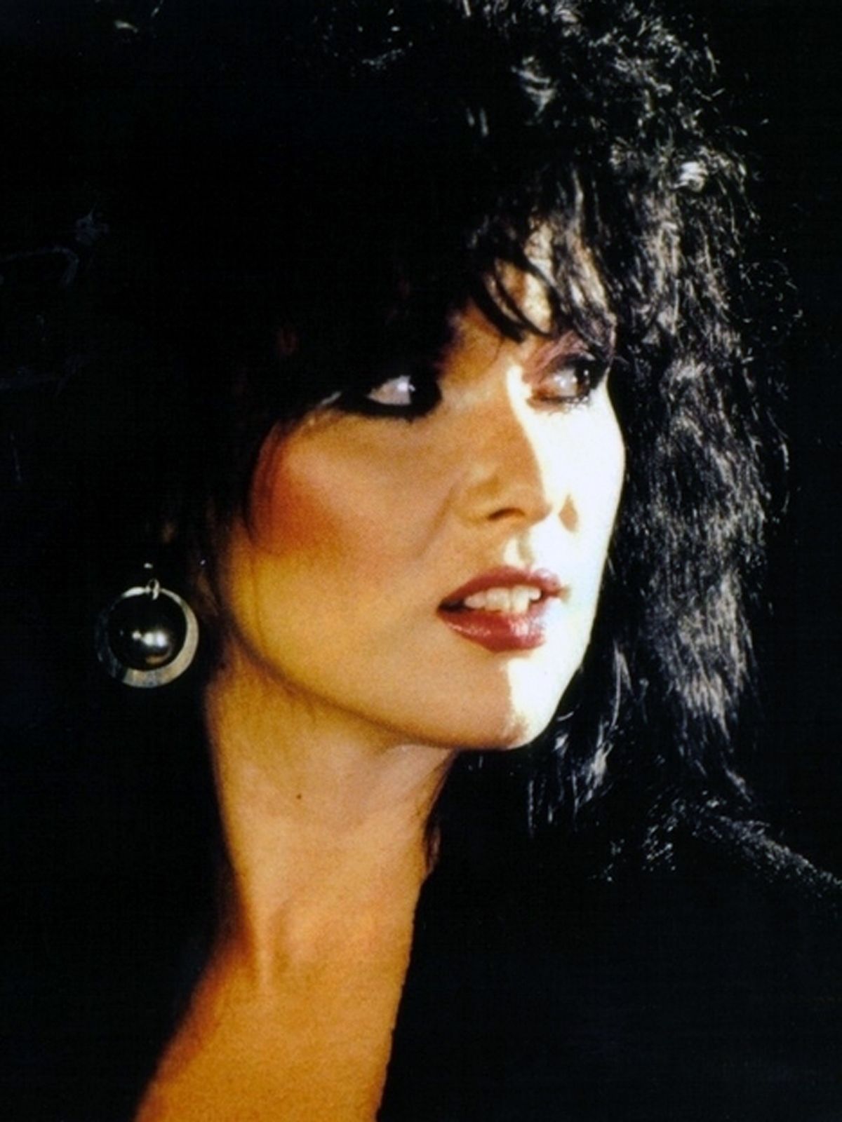 Happy Birthday to the gorgeous, fabulous Ann Wilson Xx 