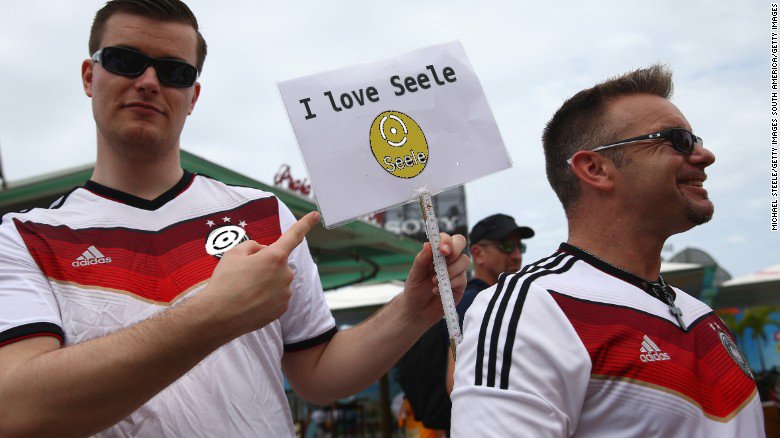 GhofrJRIBI's tweet photo. We all love @SeeleTech 😍😍 because it is our future 😎
#WorldCupWithSeele
@FIFAWorldCup 
#WorldCup2018 https://t.co/puiwTatTOV