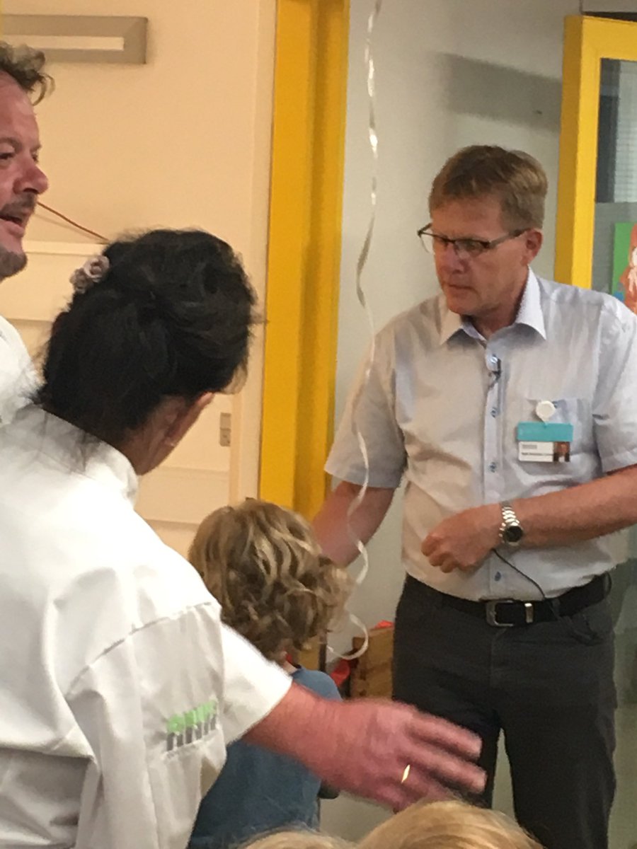chwesth's tweet photo. @NielsReichstein indvier det nye legerum på @udviklingshosp https://t.co/ZIlEkHNmrF