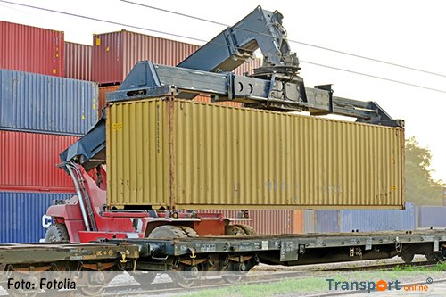 transportonline's tweet photo. #Trein wint terrein bij goederenvervoer https://t.co/rWc1UvBta6 #spoor #spoorvervoer https://t.co/klrQ2Wi3d5