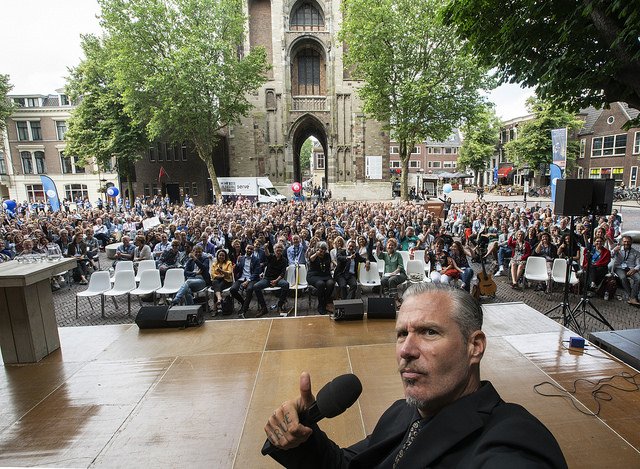 Leuk om bij de <a href="/SocialeTop/">Sociale Top</a> in Utrecht aanwezig te zijn geweest! 👍 
We maakten er een verslagje van: 
'Gemengde Wijken en Voorzieningen', we merkten dat daar nieuwe aandacht voor nodig is. Lees het hier: bit.ly/2M0SHEC #SocialeTop #utrecht #wijk #voorzieningen