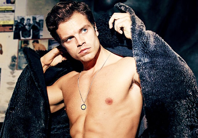 SebStan_nl's tweet image. #imagine Seb walking around like this all day, showing of his good body, knowing it will drive you crazy