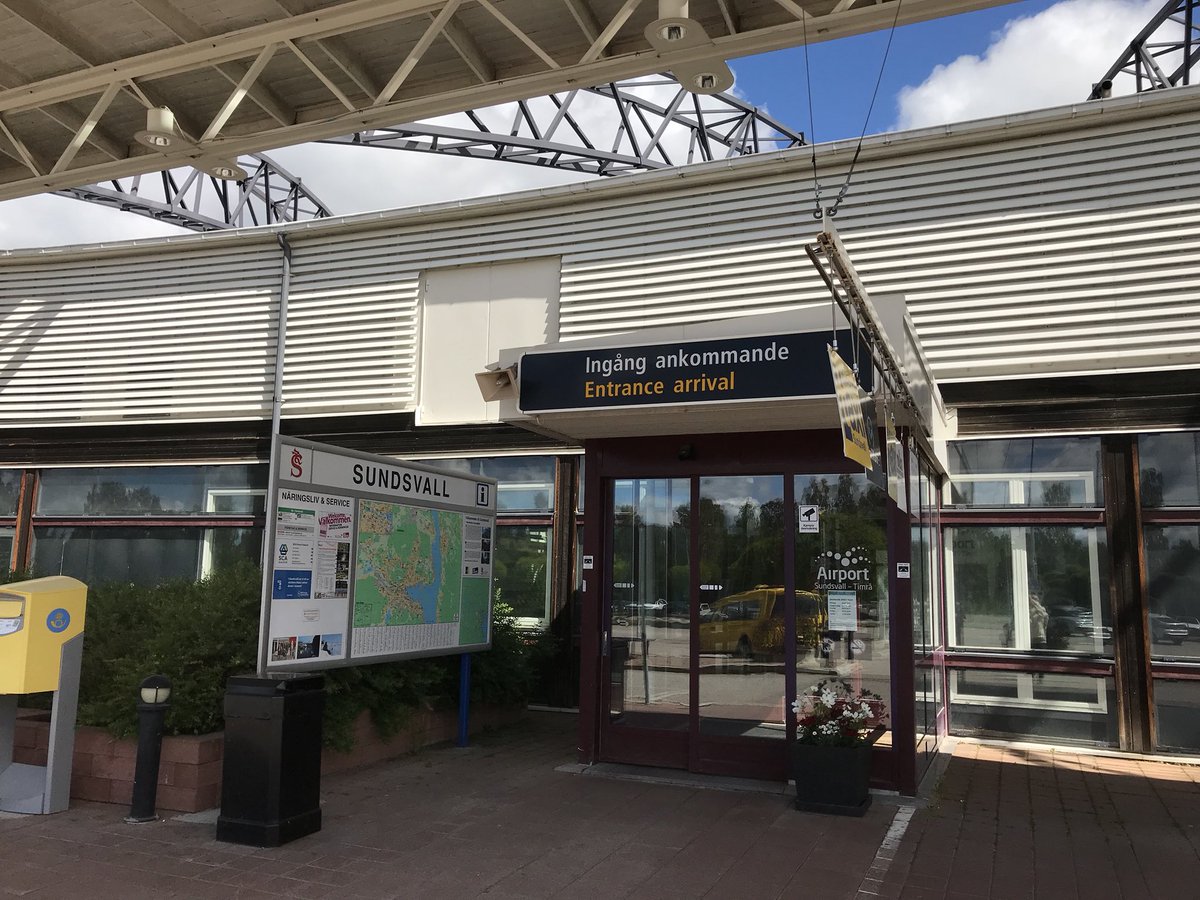 whtwalters's tweet photo. my mother a 100kr and not the grandchildren. This is very bad service from Timrå-Sundsvall AirPort. @SAS @timrakommun @sundsvallkommun https://t.co/p7qbnkbfUi