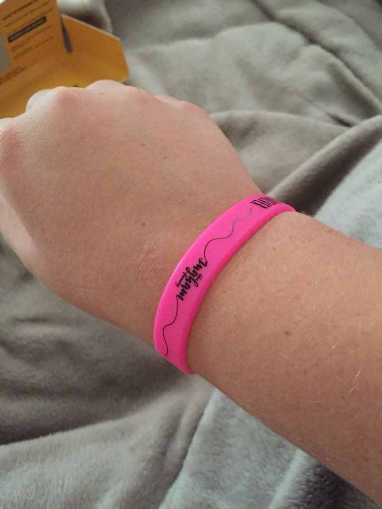SelfishMinterrr's tweet photo. YESS MATE I got my second amount of merch from the inghams gonna order some more really soon its amazing quality!!  @officialsboodle @SInghamOfficial @InghamFamily @Chris_Delonge  this wristband needs #ChaiFamForLife on it as well 😂😂😂😂 #IFAMFOREVER  #1MILLIONstrongIFAM https://t.co/BQBVvwAqRA