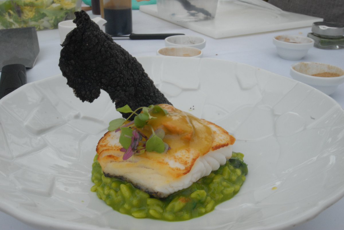 rest_alhambra's tweet photo. Gran mañana de domingo en el Parque de Los Sentidos de Noain, realizando un showcooking en los actos programados en el II Concurso de Jardines culinarios de Noain. #Biochef #Parquedelossentidos #Gastronomiasostenible https://t.co/ShM3DqI5M5