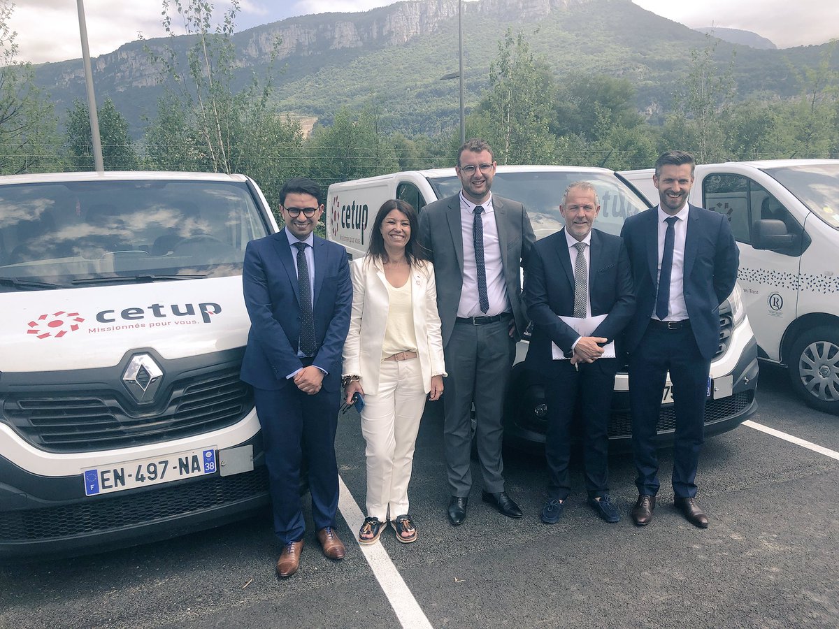 Cetup_'s tweet photo. Une belle matinée d’échange autour du marché de VUL en France qui s’achève avec Mr le Député de la #sarthe @DamienPichereau 🚚
Retour en image ce soir dans le Jt de @f3Alpes à 19h ! https://t.co/F91bCAtlmo