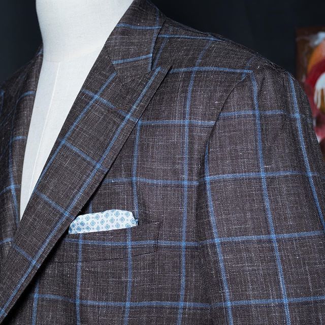 Battle this heat in style. @loropianaofficial soft linen blend in milk chocolate and blue. ift.tt/2JXJBIg