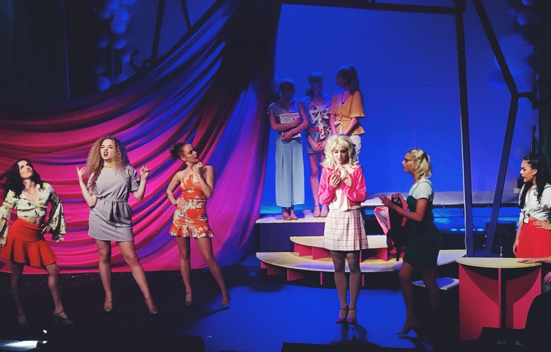 Wishing the best of luck to the second cast of Seedtime's Legally Blonde the musical tonight. A huge congratulations to the first cast for an outstanding three shows last week. #bendandsnap 👱‍♀️💃🎼