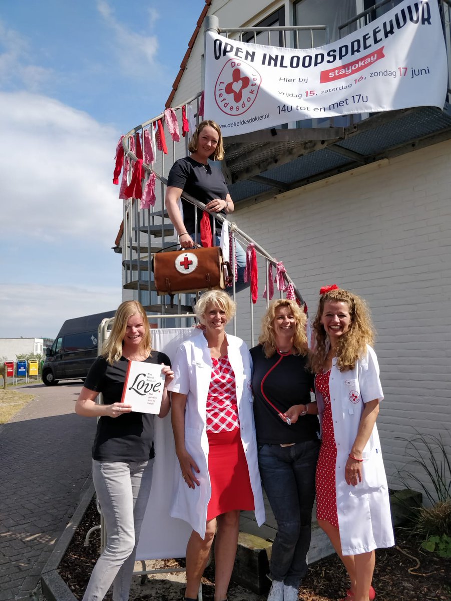 DeLiefdesdokter's tweet photo. We zijn weer terug in het Zuiden na prachtige dagen @OerolFestival op Terschelling waar we oa vanuit @StayokayTER bijdroegen aan de ♡♡♡ op het eiland. Met oa een liefdevolle kennismaking met @timknol #onvergetelijk https://t.co/Ms4jg2lic4