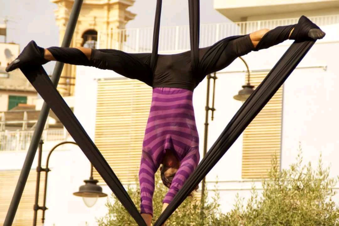 Questa settimana: DACRU DANCE COMPANY e O'CIPHER al Teatro Sociale con <a href="/Teatrodonizetti/">Fondazione Teatro Donizetti</a> e JOUJOUX FOLIES a Ponteranica 
festivaldanzaestate.it/content/dacru-…