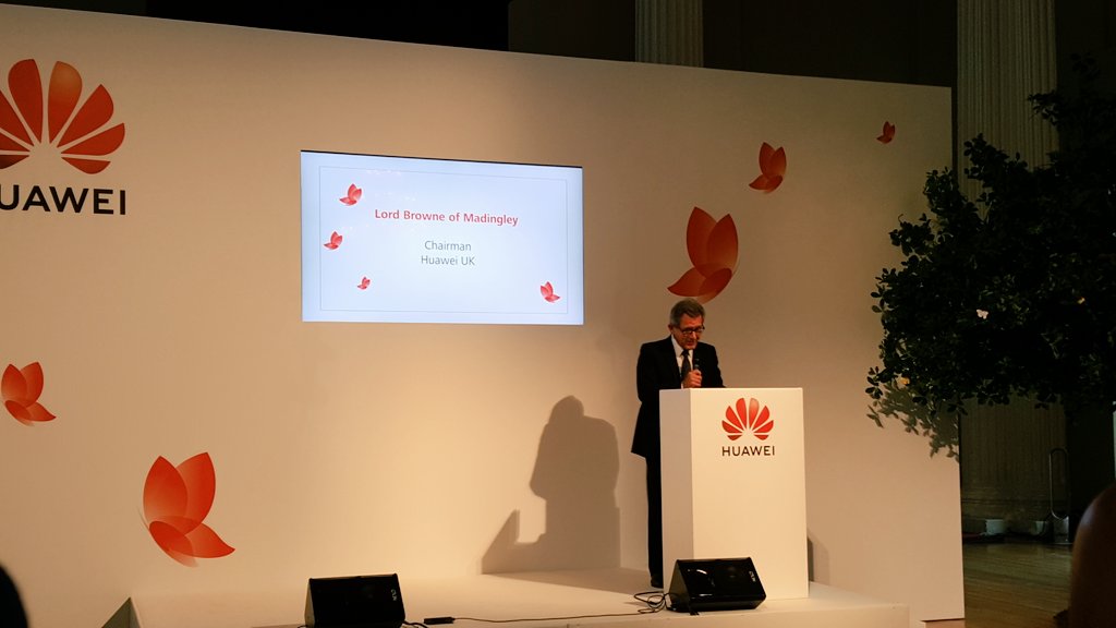 ElenaRas_'s tweet photo. Had a very enjoyable evening at @Huawei's summer reception at the Banqueting Hall in London yesterday evening. Looking forward to taking part in the Huawei Seeds for the Future programme this summer. #HWSummerReception https://t.co/H6x1X19JPe