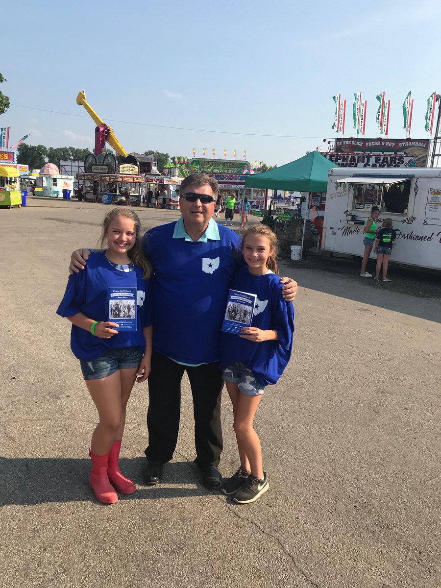 DeWineHustedOH's tweet photo. .@MikeDeWine & @JonHusted are represented at the Pickaway County Fair this week! Thanks for supporting #OhiosFuture! #OHGov #DHFO2018 https://t.co/3ob1lddqJJ