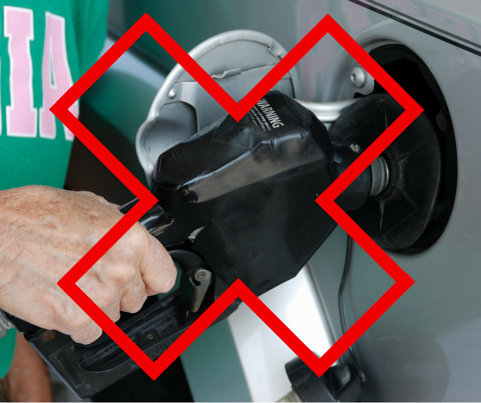 cleancommute's tweet photo. Leave your car at home on June 21! APTA’s Dump the Pump Day celebrates the benefits of using public transportation. Plan your trip at https://t.co/QBYNgfWA5W. https://t.co/NgLvrfPFYj