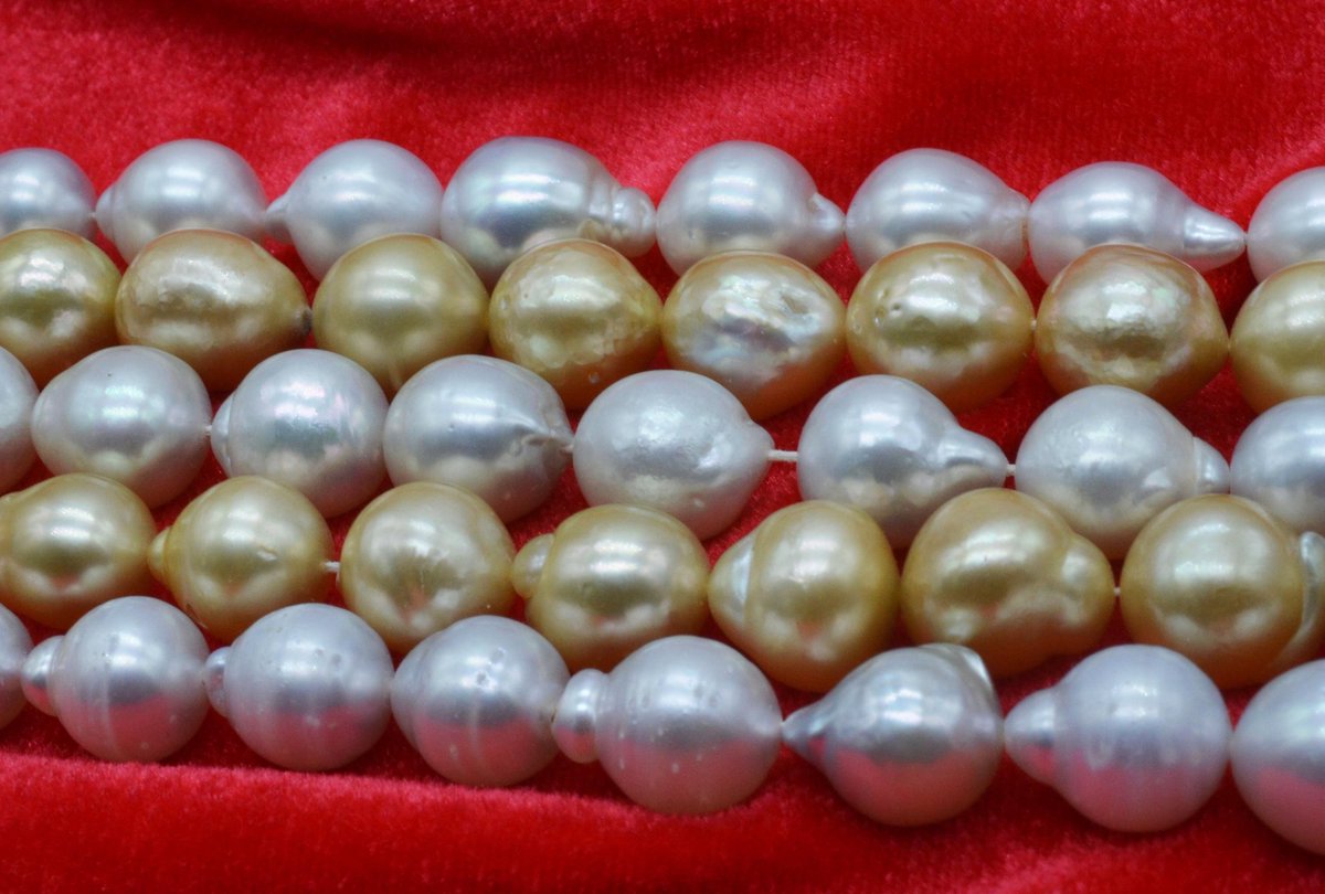 KishoreMotiwala's tweet photo. Baroque Shaped South Sea Pearl

Whatsapp us for further information on +91-9314508124

#pearls #kishoremotiwala #southseapearls #gemology #saltwaterpearls #loveforpearls #moti #orissa #india https://t.co/81r1OSfMxJ