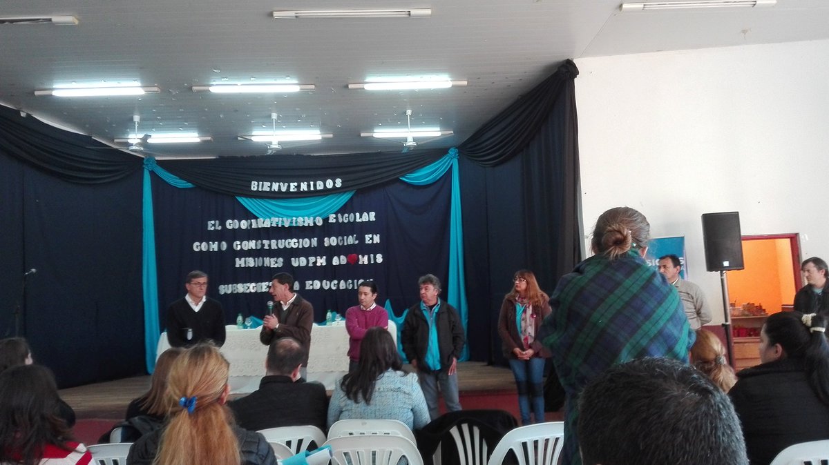MelgarejoSandr2's tweet photo. Capacitación en cooperativismo Escolar !! #Cep57 @mariluleverberg @RosanaEAyala @udpm_misiones https://t.co/Gw5rx5LzWH