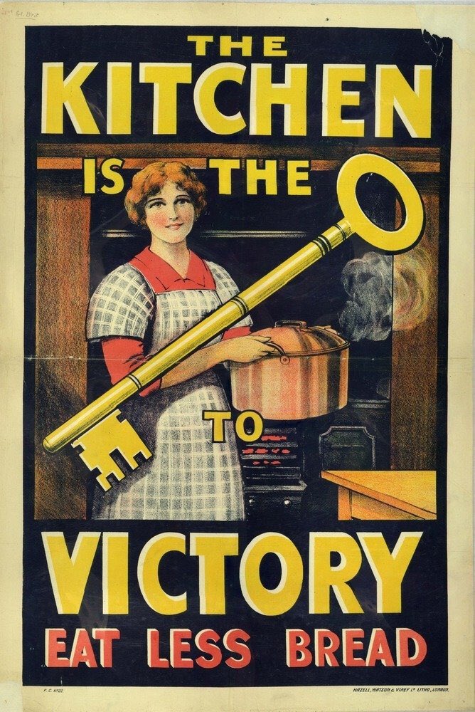 SilkDamask's tweet photo. Today I face what is probably my toughest audience everโ 93 sixth graders, including my kiddo (who has cautioned me not to be boring); talking about #NewmarketNH on the #homefront in 1918 #renderingfat #wheatless #meatless #influenza https://t.co/jklAn0if1g