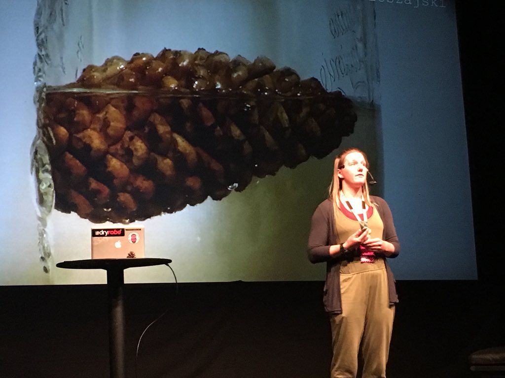 DoctorET's tweet photo. Everyday examples of #smartmaterials we can try at home or in class #EdChat #EdTech. Generate electricity while walking, prevent corrosion, self building furniture with #claytronics @AnnaPloszajski #cresum18 https://t.co/ckmtH9TaoP