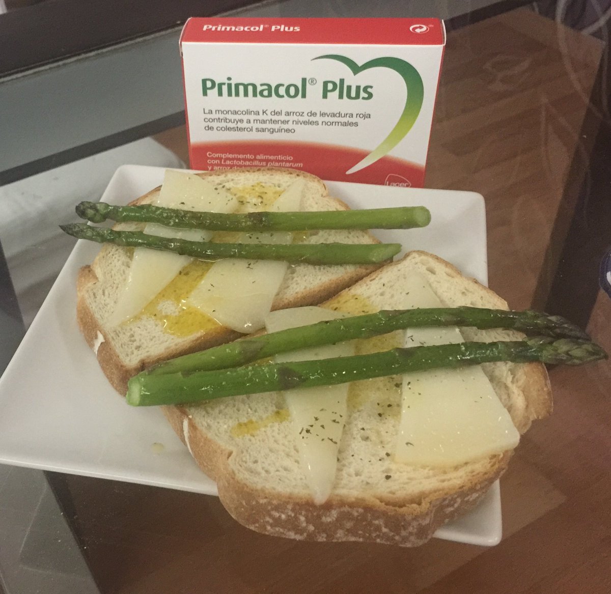 Iria95554804's tweet photo. Hábitos saludables + una cápsula de #PrimacolPlus cada noche para regular el colesterol https://t.co/f160qqmVWR