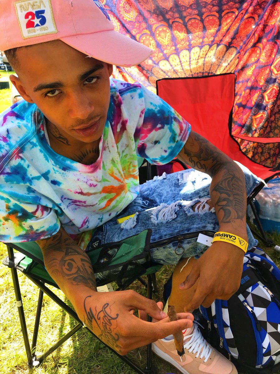 dannkk_'s tweet image. #FIREFLY2018 👍🏾2️⃣3️⃣💙