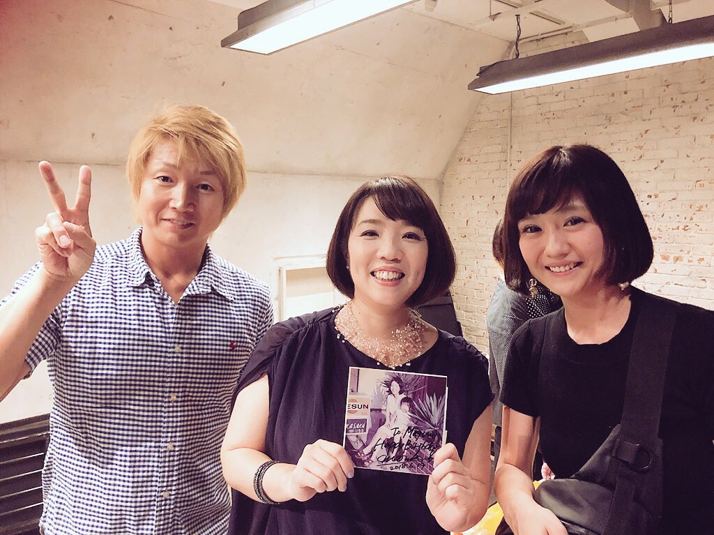 あびこめぐみ もおか観光大使 ダカヒ氏が浜田 真理子さんのライブに連れて行ってくれました ほんとうに 一言一言 一音一音心にズドーン と響く 感動 憧れです あっとゆうまに終わってしまった あ 髪型被ってしまった まさかのアンコール安来節