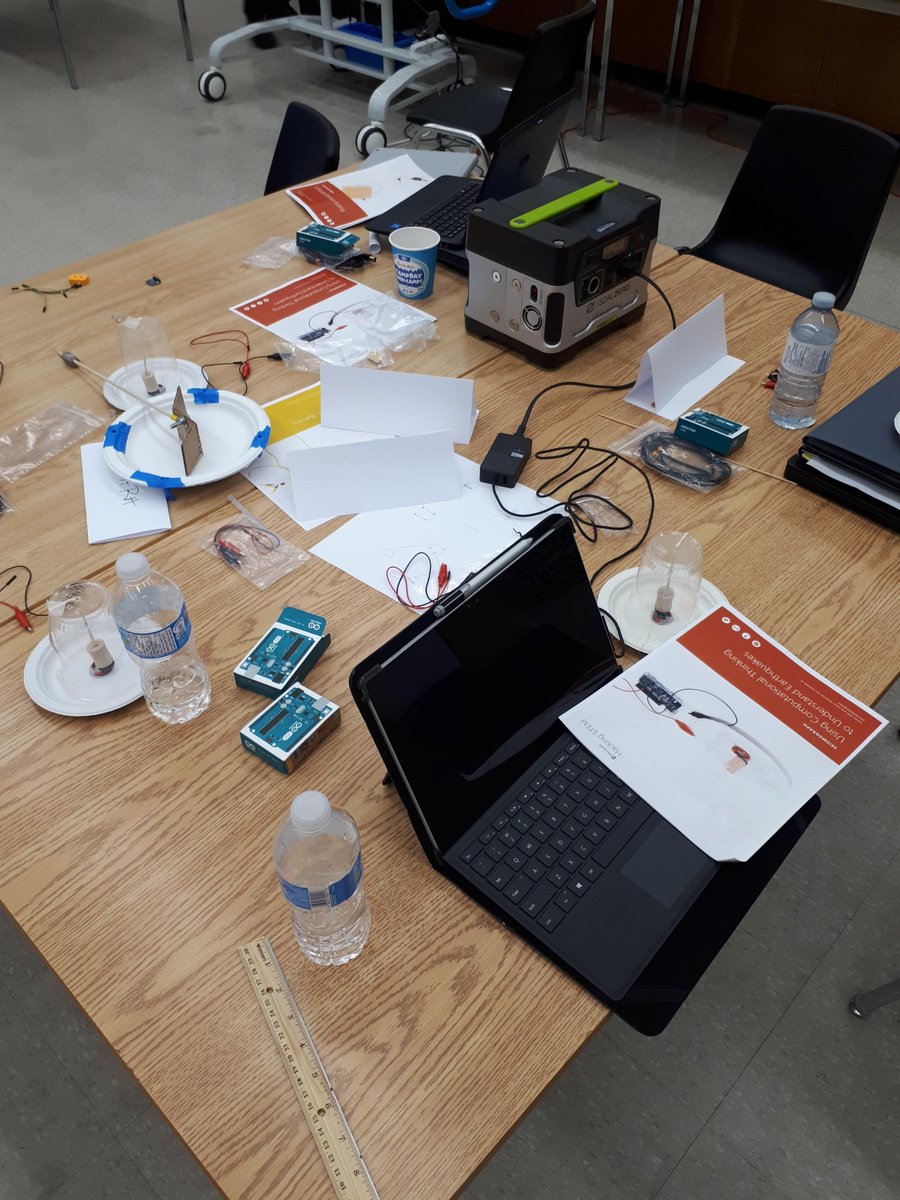 A lot of interesting and fun activities with @Microsoft and @FCLEdu at @BrockUniversity @BrockEducation in #HamOnt. Making messes and learning! Are you ready to engage your students?