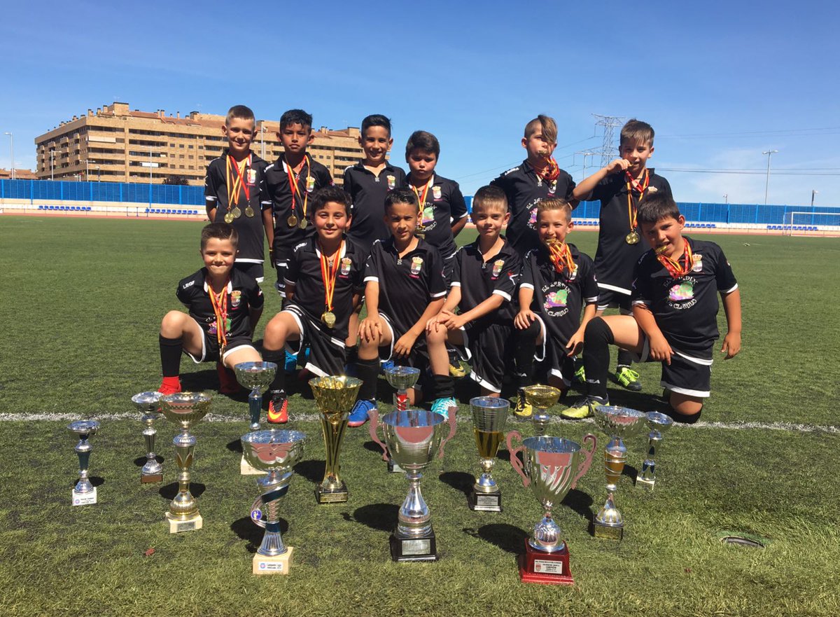 Con esfuerzo y dedicación, una gran temporada chicos, ENHORABUENA.