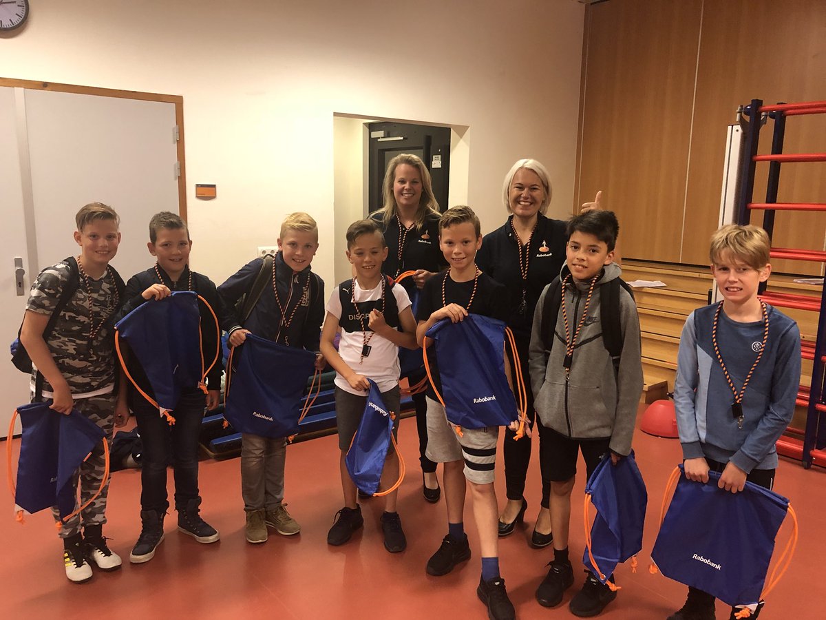 Marktteam Berghem Herpen @RaboOssBernheze wenst team <a href="/BSDeFonkeling/">BS De Fonkeling</a> veel succes toe in de finale van het <a href="/KNVB/">KNVB</a>  schoolvoetbaltoernooi. Zet ‘m op jongens!!