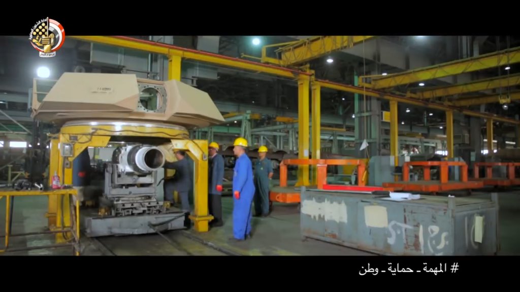 الابرامز المصرية  M1A1   فى مصنع  200  الحربى DgDlZgeWAAECjl5