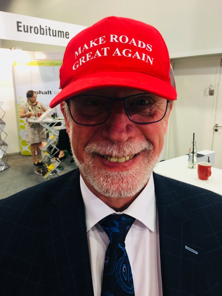 IgorRuttmar's tweet image. No worry. 🙂 Let the cup fly around the world. 😀 Just send me an address to get a new one. But in the meantime I allow myself to present @Egbert_Beuving as spreading the message #MakeRoadsGreatAgain.