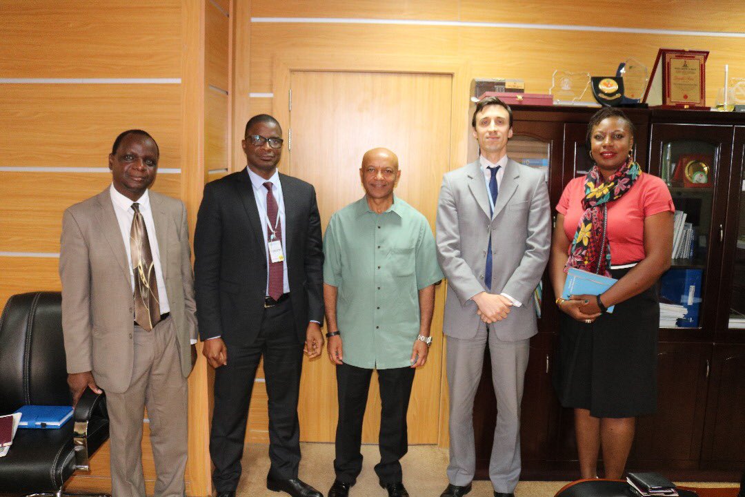 Nothing is too ambitious when it's about saving lives! - Dr Wondi Alemu <a href="/alemuw1/">Dr Wondi Alemu</a> <a href="/Whonigeria/">WHO Nigeria</a> Representative. The outgoing  GF portfolio manager Tomas Hatem, introduces the incoming PM for Nigeria, Dr Ibrahima Faria.