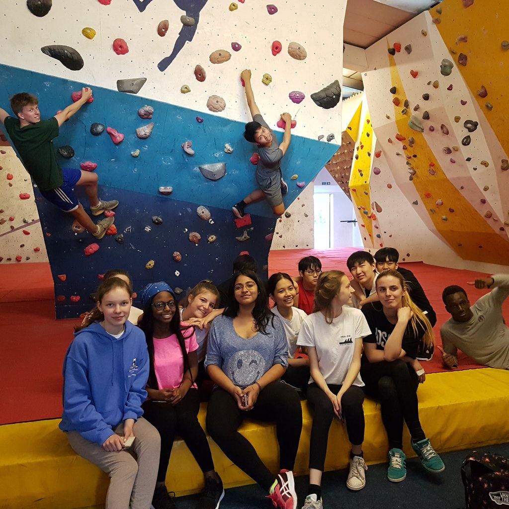 OswestrySchool's tweet photo. Our boarders enjoyed a trip to the @oswclimbing centre last week and everyone enjoyed 2 hours of climbing. 

There were different difficulties of climbs with the pupils trying out some of the harder ones! 

#bouldering #climbing #oswestryschool #oswestry #shropshire #boarding https://t.co/2x3yenKm16